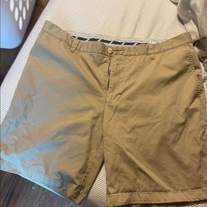Southern Tide Khaki Shorts,size 40, like new!
